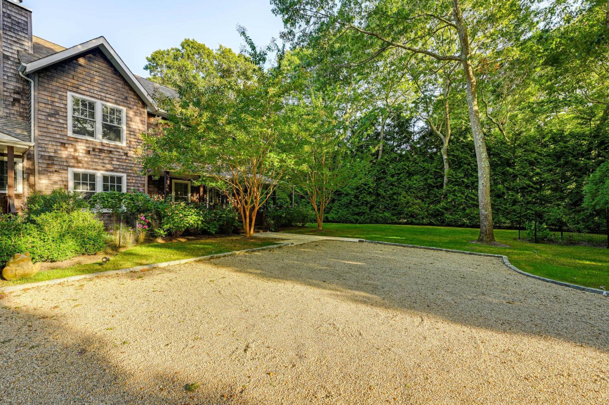 2 Mi To Beach Dog-Friendly Home In Wainscott! Exterior photo