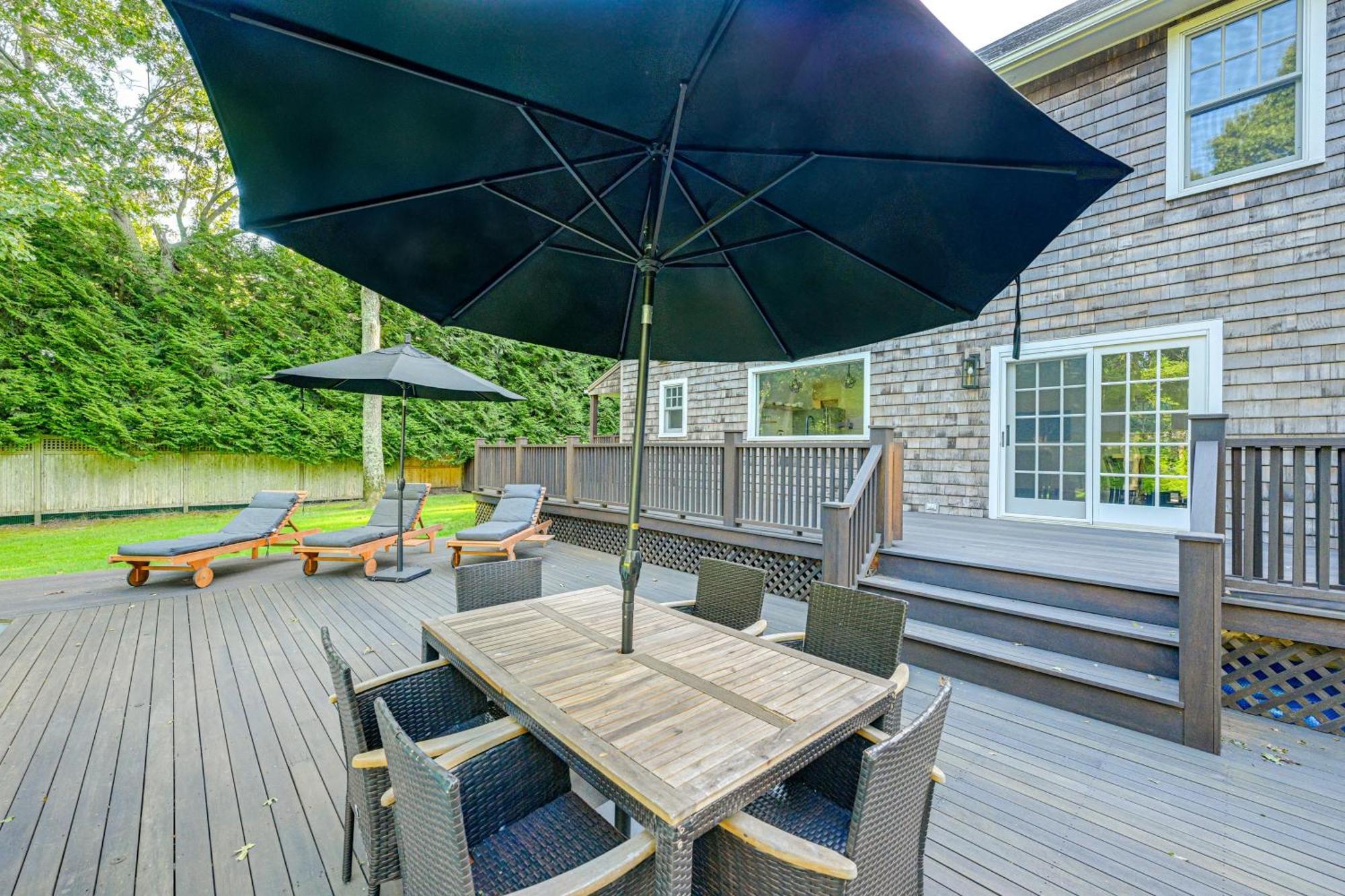 2 Mi To Beach Dog-Friendly Home In Wainscott! Exterior photo